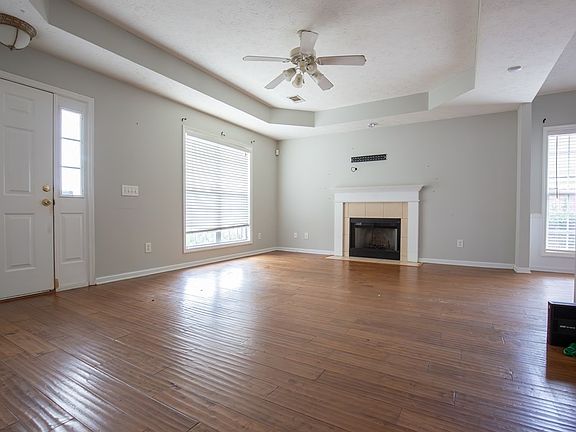 2nd image of 34 Lincolnshire Ln