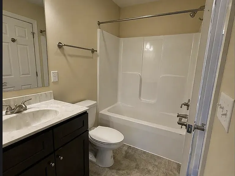2238 Deyerle Ave — Photo 20
