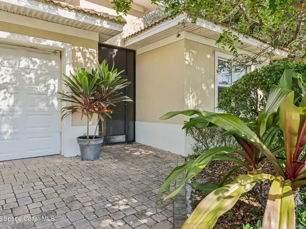 121 Seminole Ln, Cocoa Beach, FL 32931