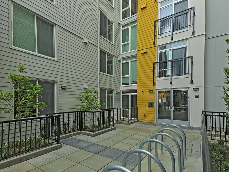 Building Photo 5