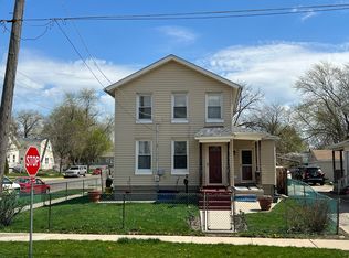 425 Beach St, Aurora, IL 60505