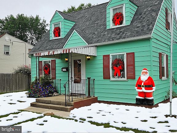 2nd image of 393 Manor Ave