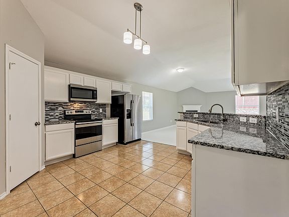 4th image of 1211 Nayarit Dr