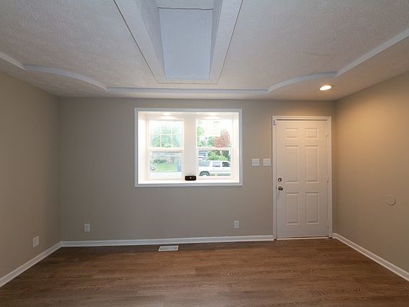 5th image of 3244 N Wellington Ave