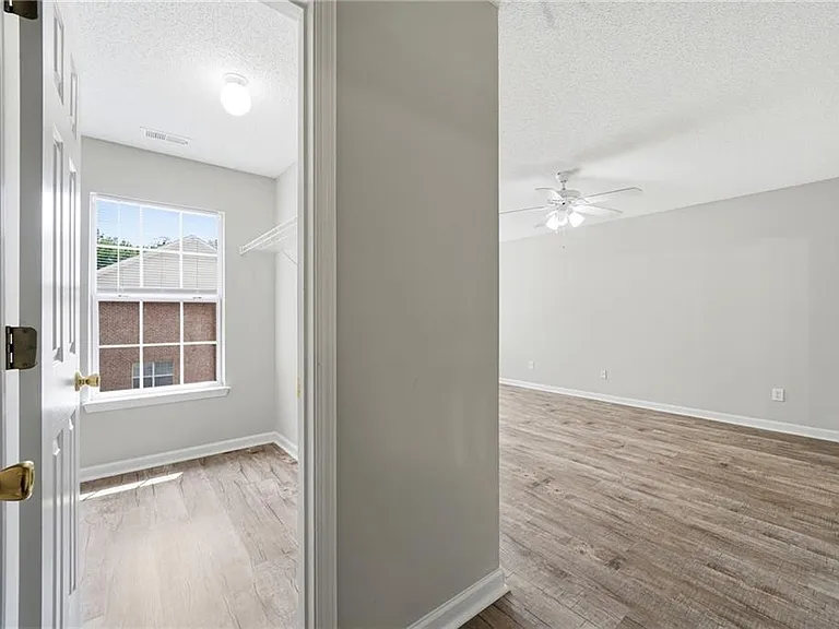 5682 Lawley Dr — Photo 20