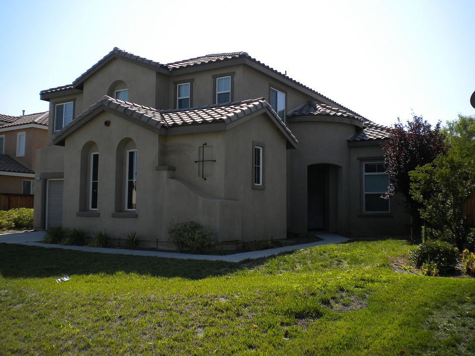 2nd image of 32854 Fairmont Ln