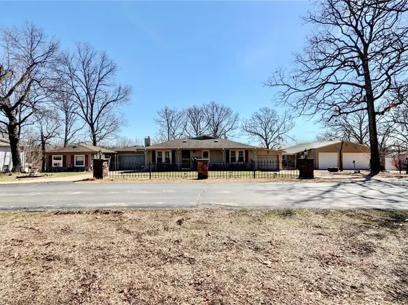 12206 Burton Dr, Warsaw, MO 65355