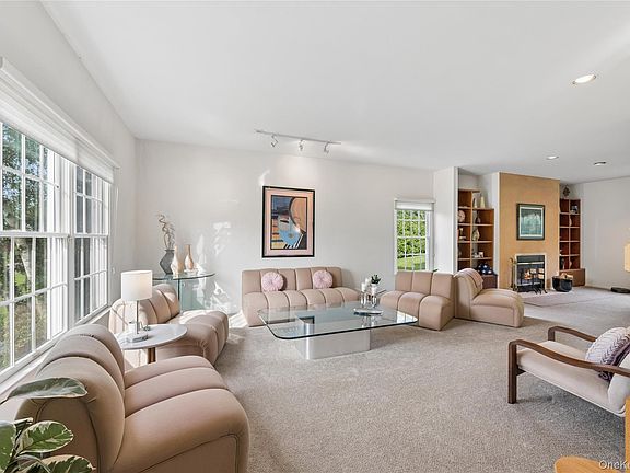 5th image of 3 Naomi Court
