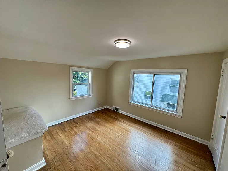 1134 Colonial Blvd NE — Photo 18