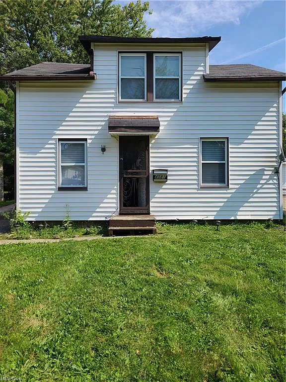 4581 E 173rd St photo 1