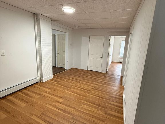4th image of 132 Green St APT 1