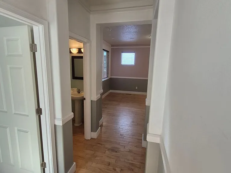 1467 SE Blanchard St — Photo 8