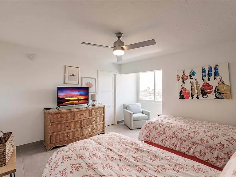 1125 W Peppertree Dr #407 — Photo 15
