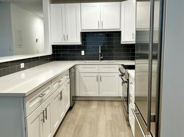 227 Castlewood Dr APT 203