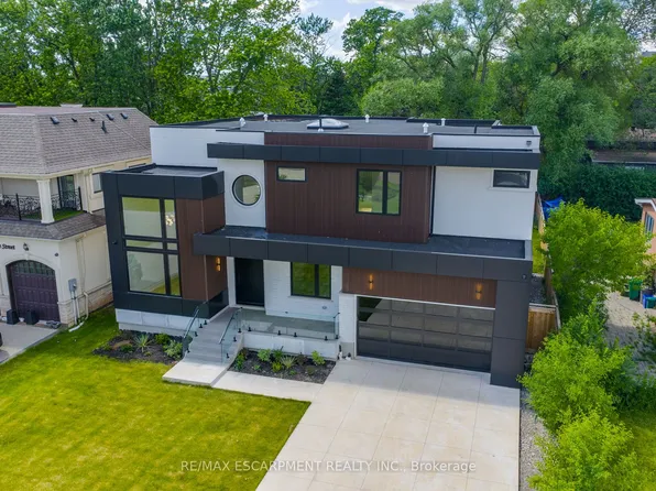369 Wade St, Oakville, ON L6K 2A4
