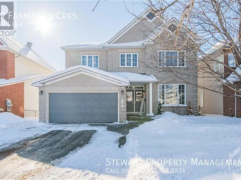 19 Farmfield Cres — Photo 2