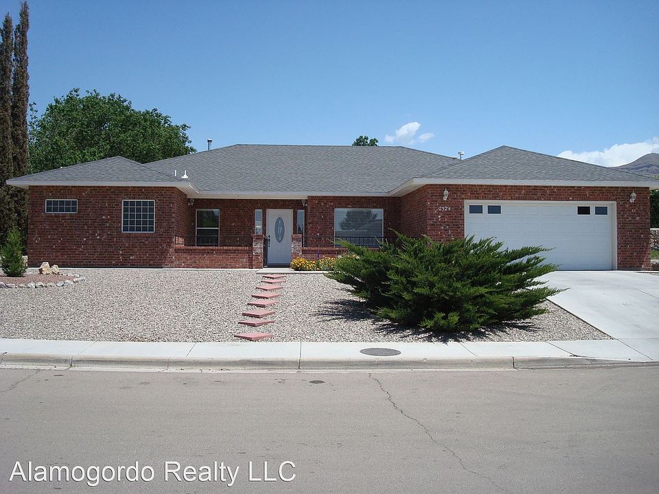 1st image of 2524 Desert Hills Dr