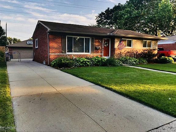 3rd image of 12366 Canterbury Dr