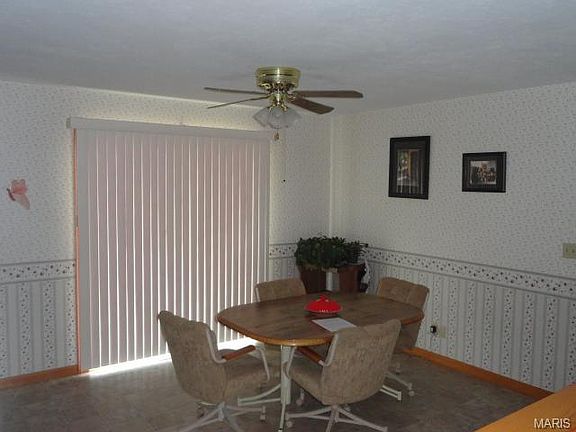 4th image of 445 Pine Dr