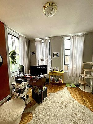 4th image of 1789 Bedford Ave #4