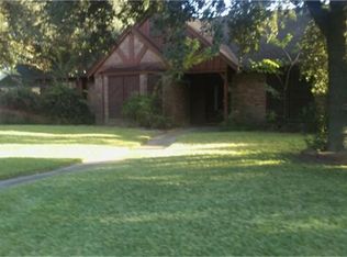 5113 Inverness Dr, Baytown, TX 77521