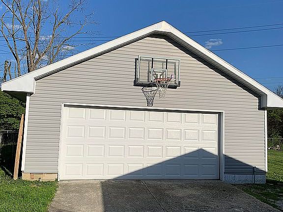 3rd image of 8347 Harrison Dr