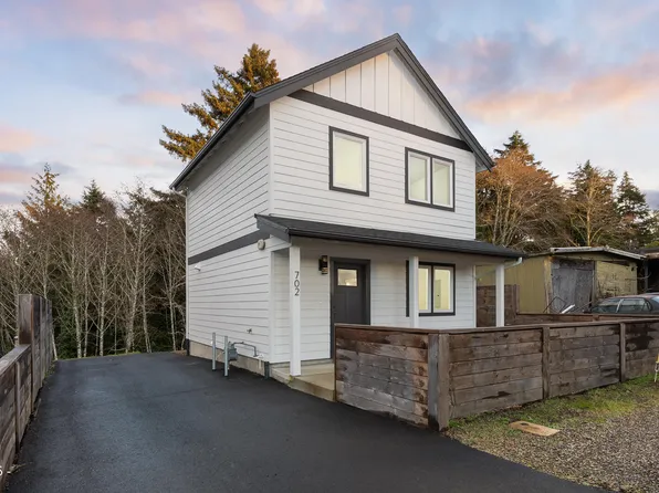 702 SE Reef Ave, Lincoln City, OR 97367
