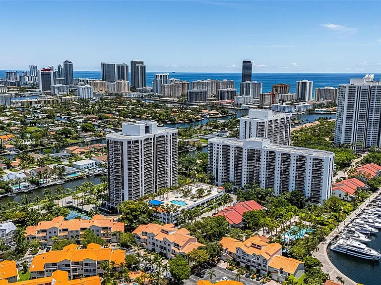 3598 Yacht Club Dr #601 — Photo 43