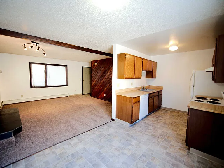8540 Golden St — Photo 1