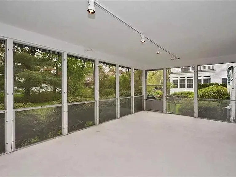 11 Fairway Dr — Photo 15