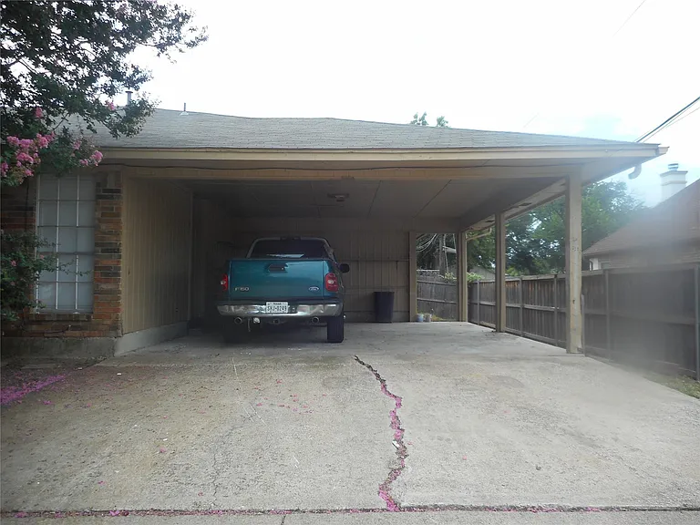 900 Milby Rd — Photo 24