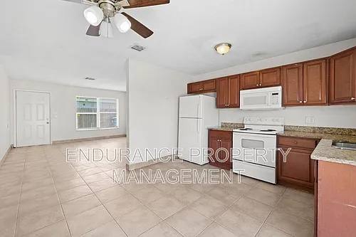 147 W 28th St Photo 1