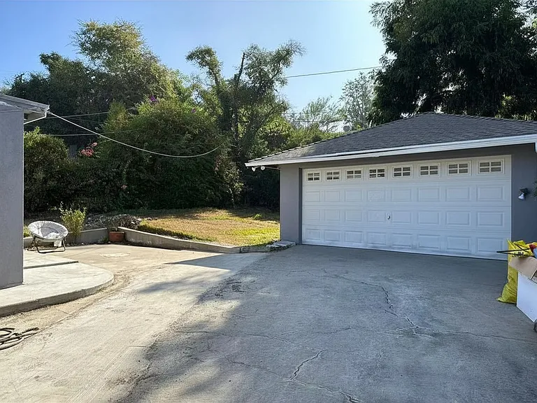 540 Hickory Ln — Photo 13