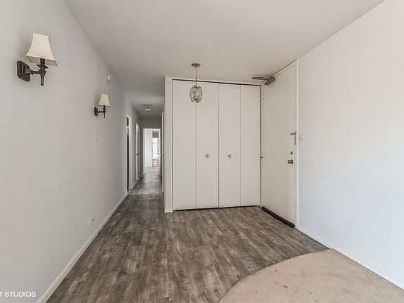 3rd image of 6833 N Kedzie Ave APT 513