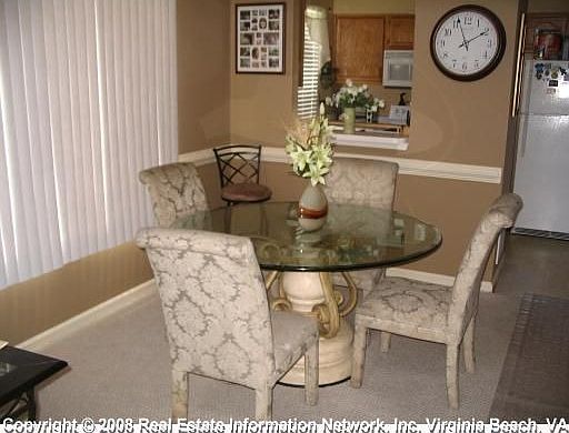 DININGROOM