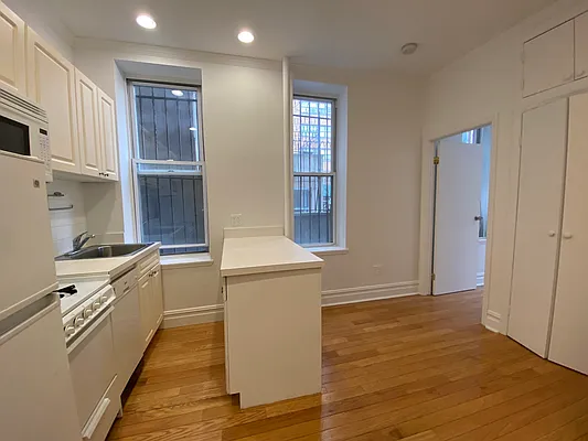 Rented by REAL New York | media 1