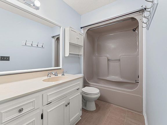 2nd image of 1714 Greystone Blvd APT 45