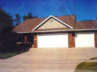 2340 Belmont Dr, Coralville, IA 52241