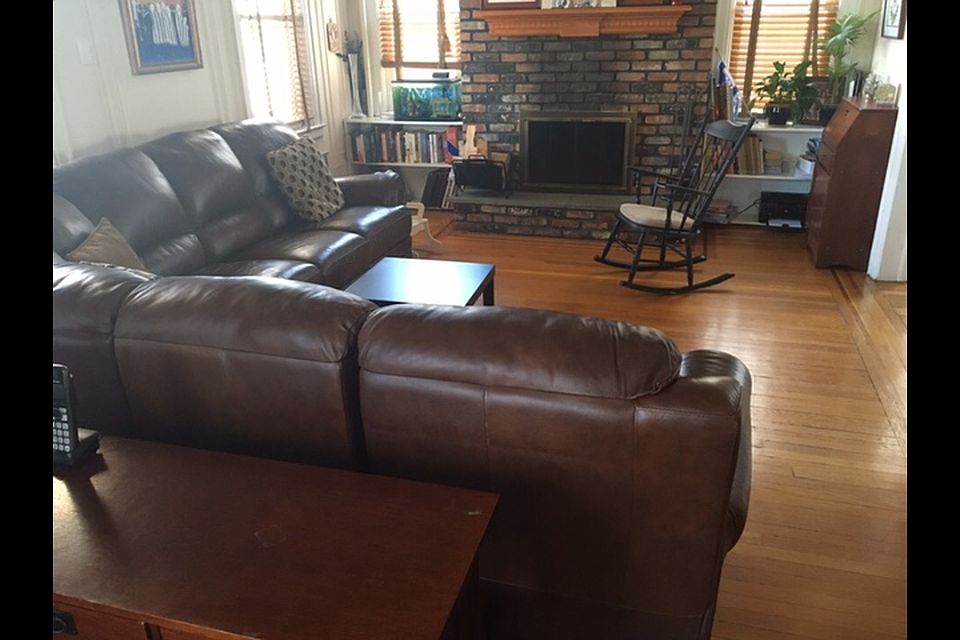 2nd image of 13511 Rockaway Beach Blvd