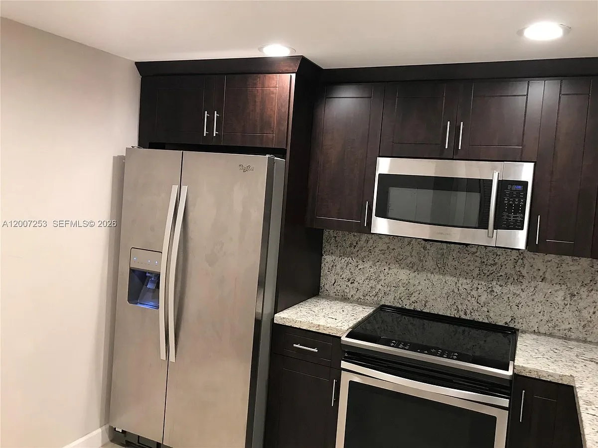 Building Photo - 11237 SW 88th St #211