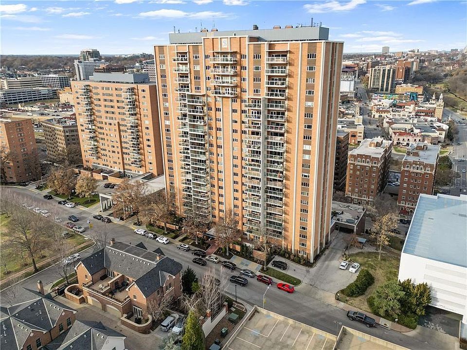 1st image of 121 W 48th St #100