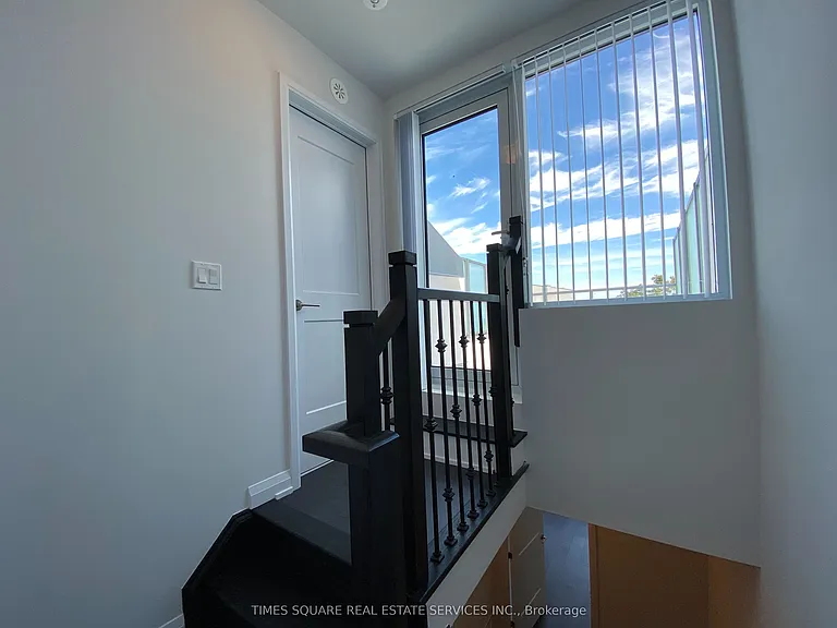 1050 Portage Pkwy #Townhouse 32 — Photo 29