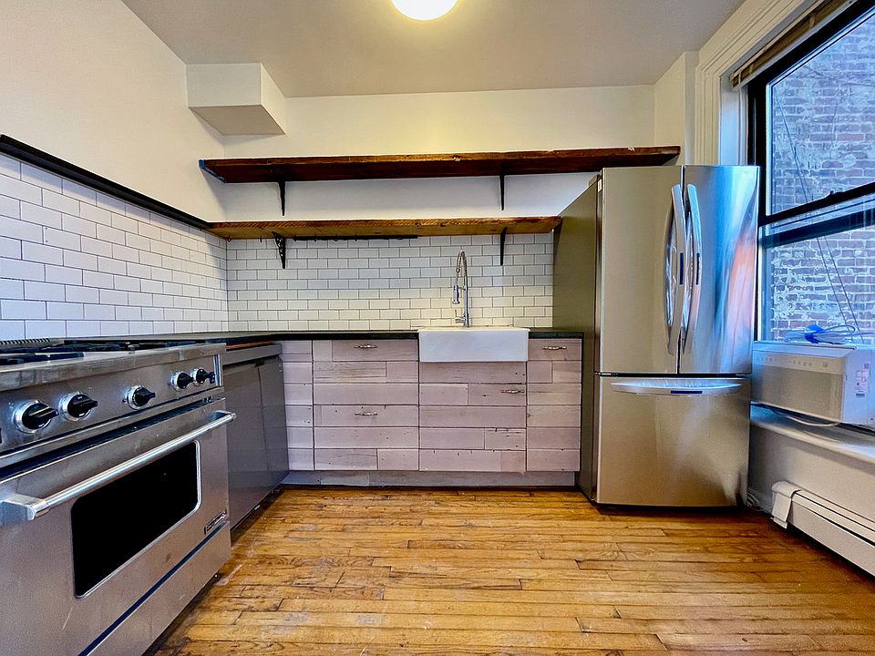 1st image of 17 Greene Ave #3