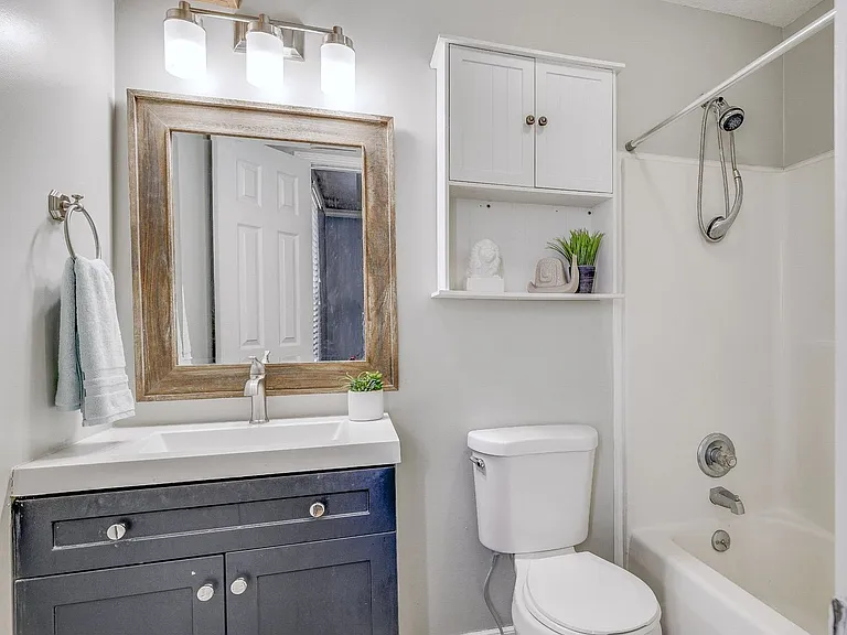 1737 Crestview Dr — Photo 13
