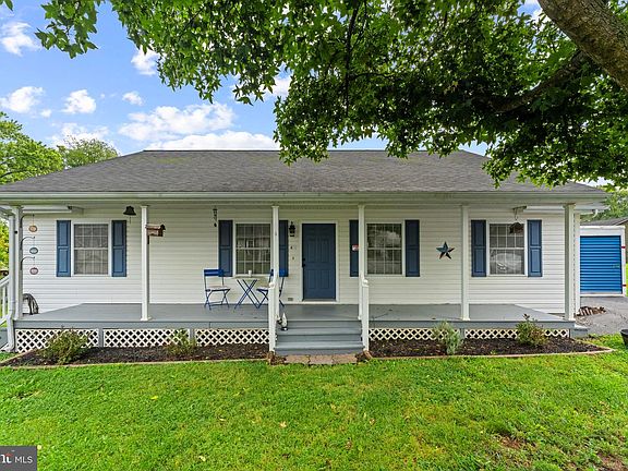 4th image of 4 Huntingdon Ln