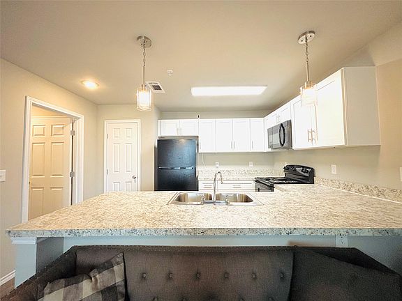 5th image of 6108 Abrams Rd APT 202