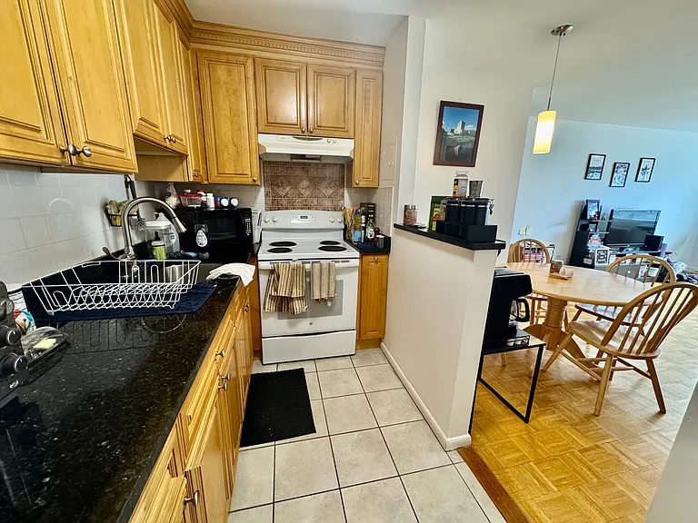 2 Larose Pl #15 — Photo 5