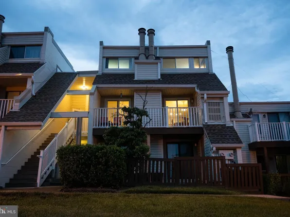 1004 Warwick Ct, Sterling, VA 20164