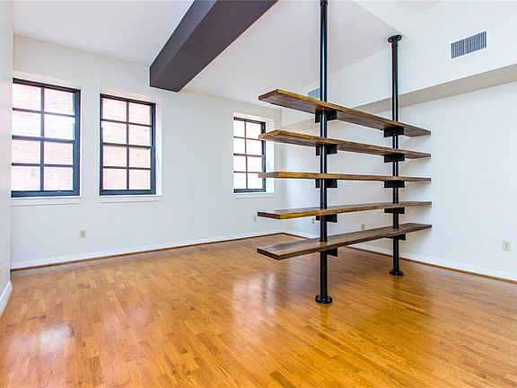 5th image of 237 Granby St Unit 31