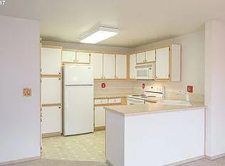 Kitchen - 7272 SE Thiessen Rd